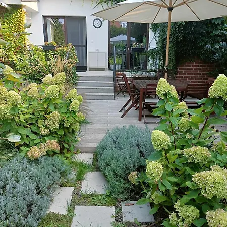 V Záhrade * Bratislava